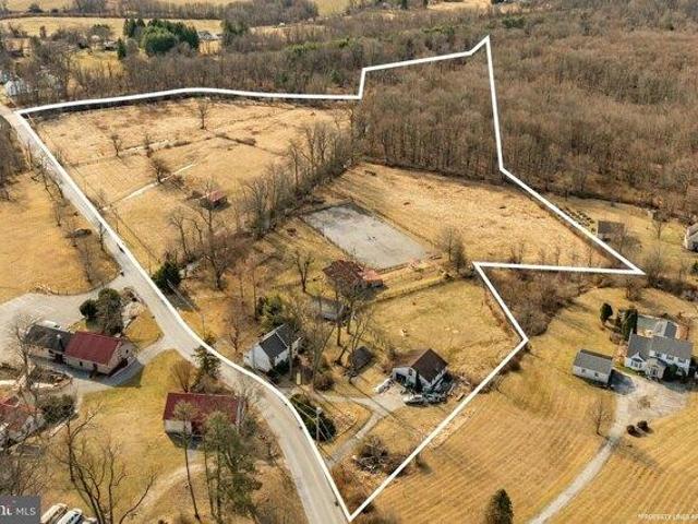 House for sale in Honey Brook