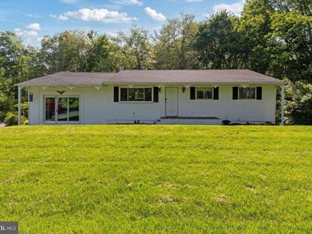 House for sale in Honey Brook