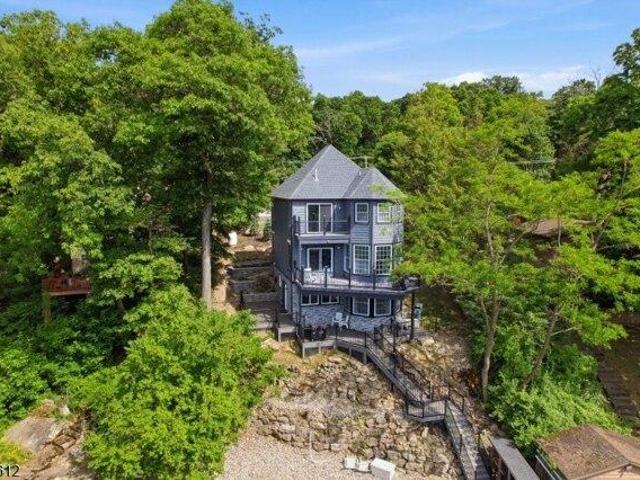 House for sale in Glasser, New Jersey