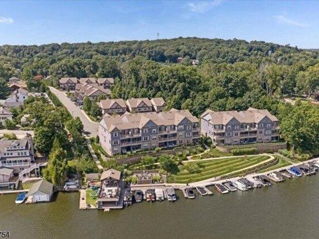 House for sale in Glasser, New Jersey