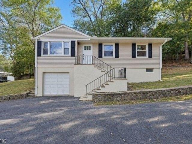 House for sale in Sperry Springs, Hopatcong