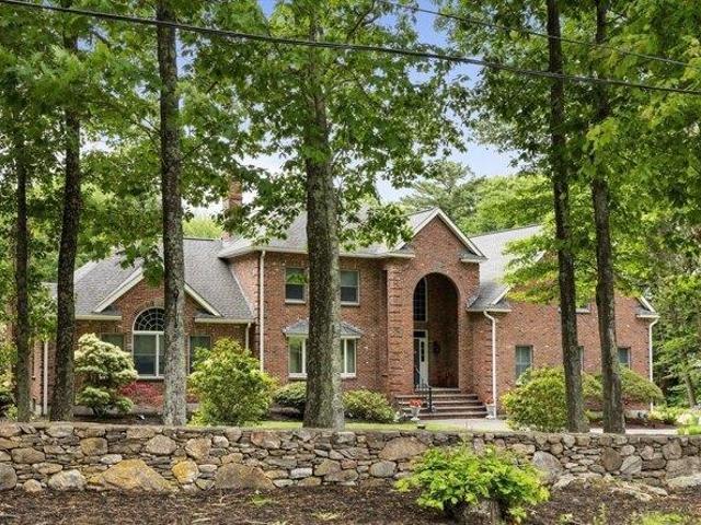 House for sale in Hopkinton, Massachusetts