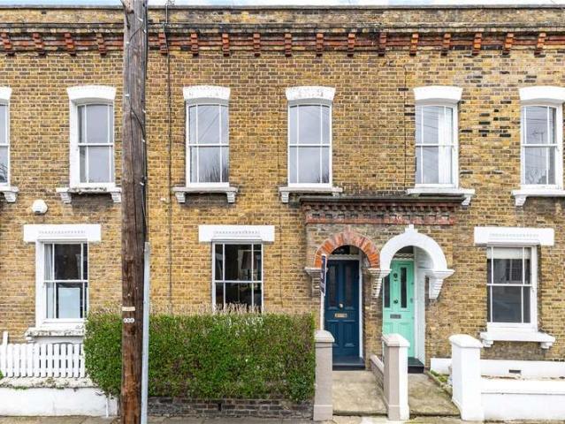 House for sale in Clapham Junction, Greater London