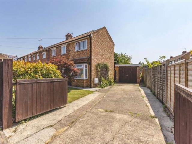 House for sale in Windsor, Clewer Green