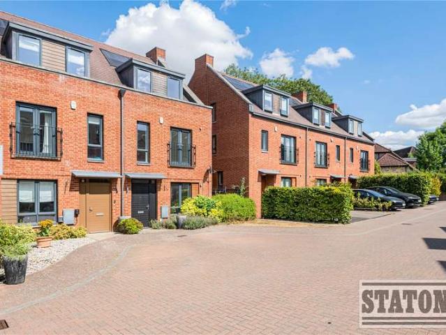 House for sale in Brookmans Park, Welwyn Hatfield