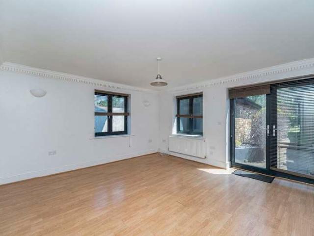 House for rent in Ickenham, Greater London