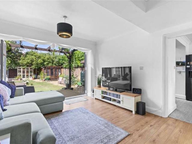 House for sale in Beaconsfield and Chepping Wye Community Board, Knotty Green