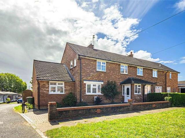 House for sale in Holywell, Studham