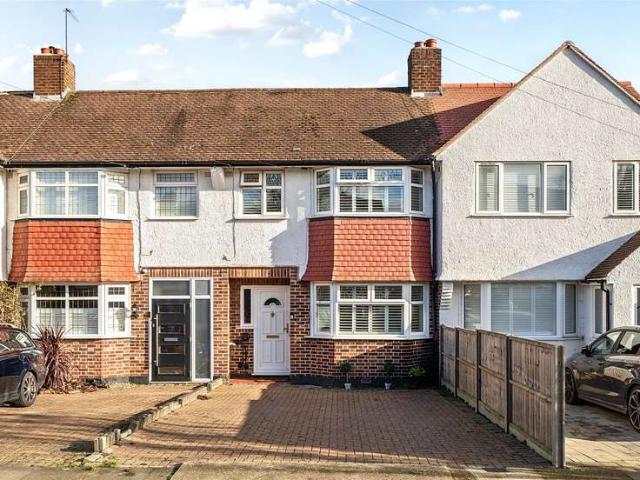 House for sale in Motspur Park, Greater London