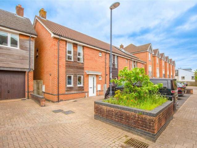 House for sale in Feckenham, City Of Bristol