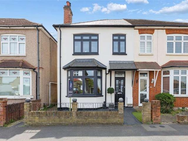 House for sale in Rush Green, Greater London