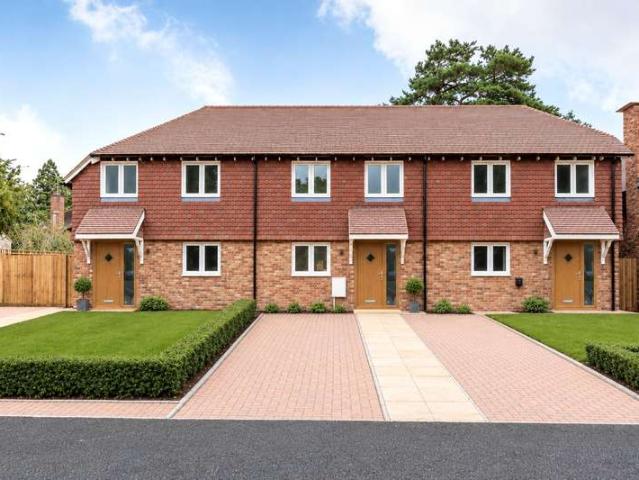 House for sale in Fole, Surrey