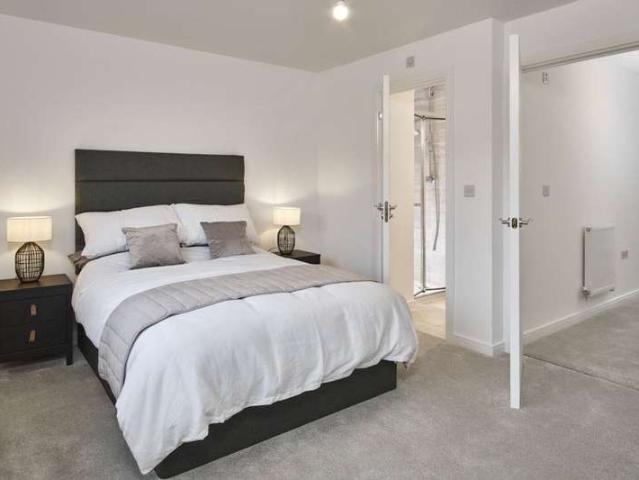 House for sale in Dee Park, Reading