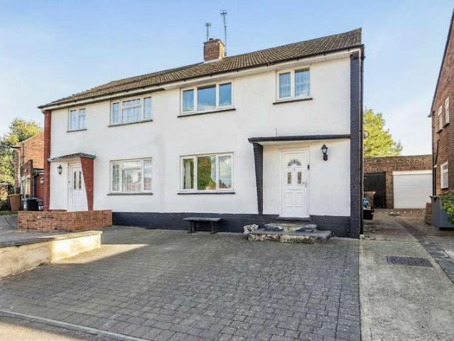 House for sale in Carpenders Park, Three Rivers