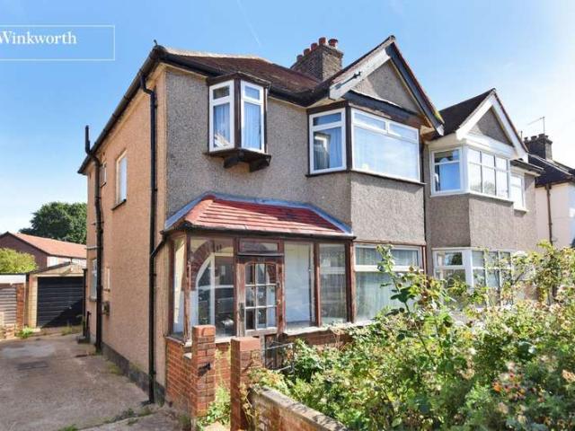 House for sale in Stonecot, Greater London