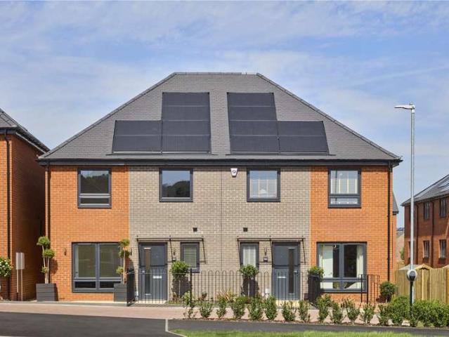 House for sale in Dee Park, Reading