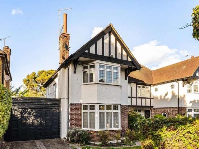 House for sale in Barnet Vale, Greater London