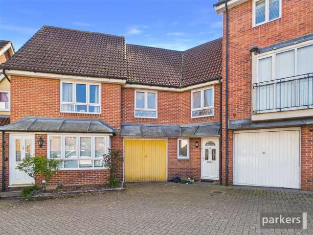 House for sale in Woodley