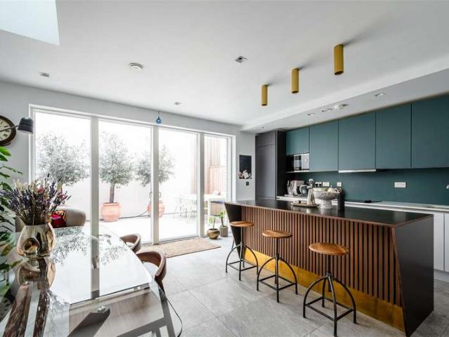 House for sale in Hackney Wick, Greater London
