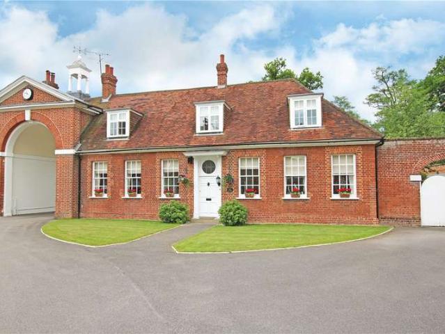 House for sale in Calcot, West Berkshire