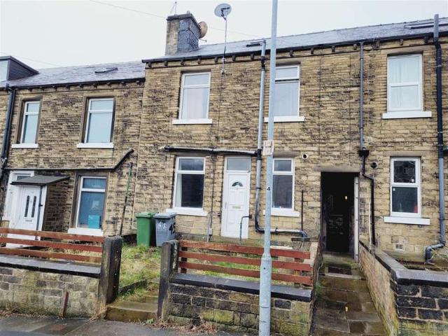 House for sale in Highfields, Huddersfield