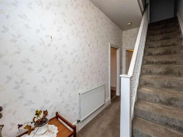 House for sale in Hillhouse, Almondbury