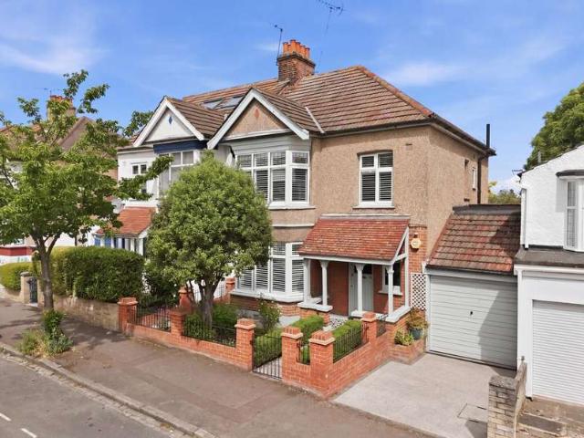House for sale in Wanstead, Greater London