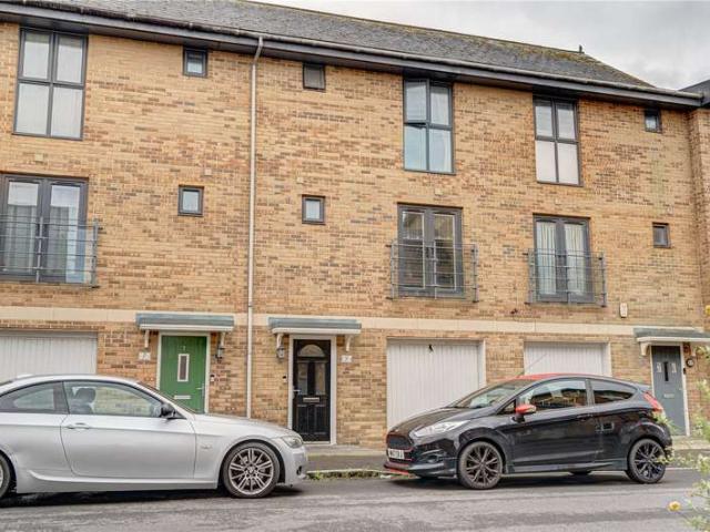 House for sale in Rodbourne, Swindon