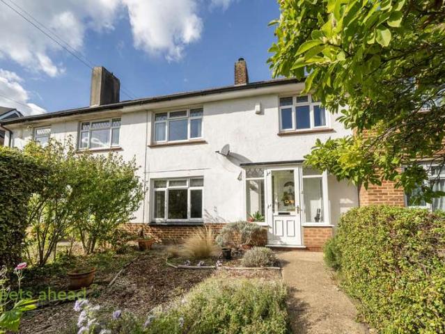 House for sale in Clockhouse, Greater London