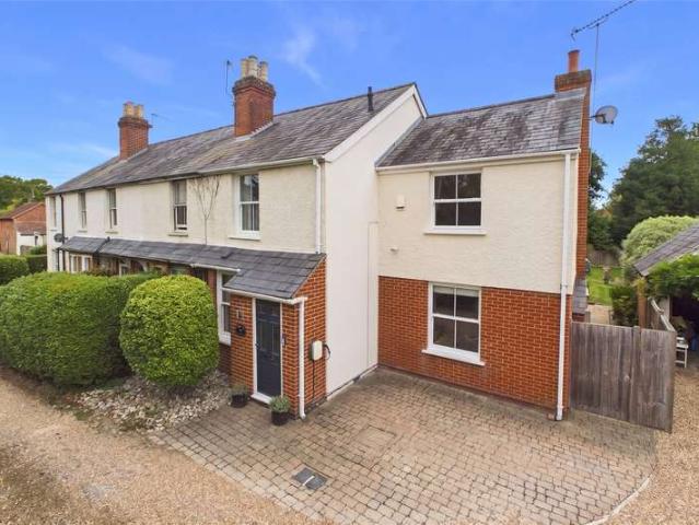 House for sale in Heol-las, Surrey