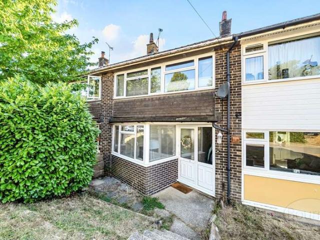 House for sale in Littlecote, West Sussex