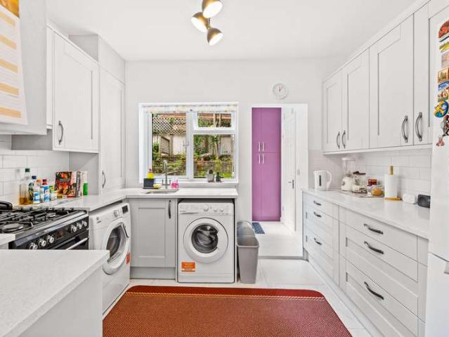 House for sale in Hillview, Surrey