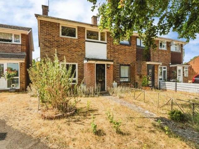House for sale in Emmbrook, Wokingham