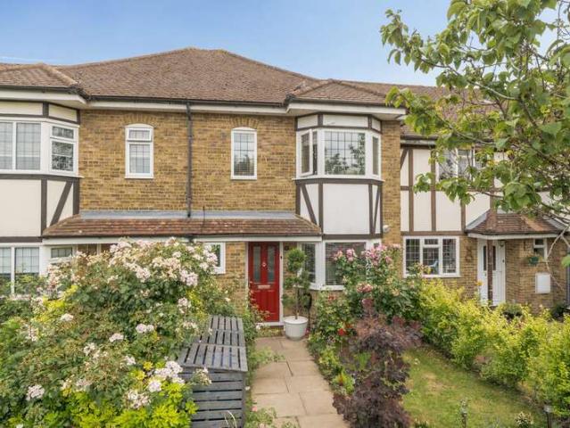 House for sale in Pinner, Greater London