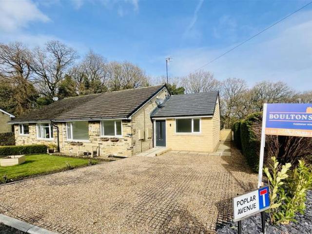 Semi Detached House for sale in Holmfirth, Thongsbridge