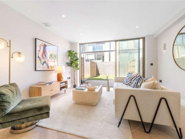 House for sale in London Borough of Southwark, Greater London