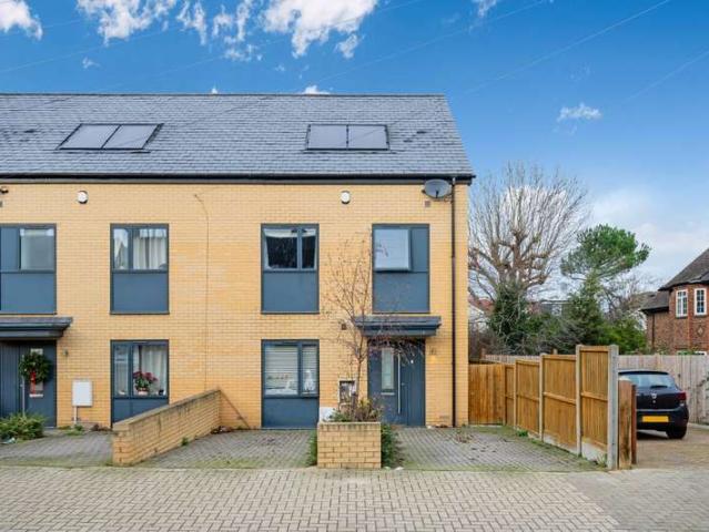 House for sale in Penge, Greater London