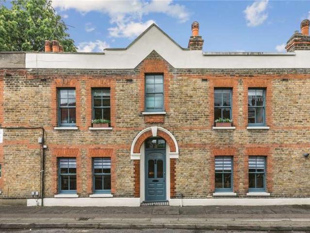 House for sale in Stamford Hill, Greater London