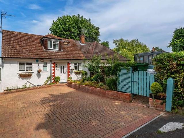 House for sale in Pachesham Park, Surrey