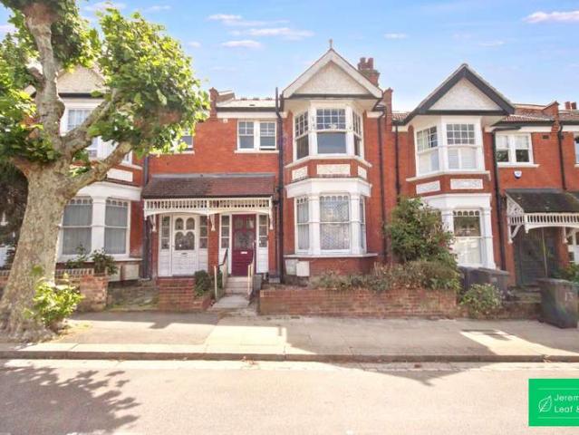House for sale in North Finchley, Greater London