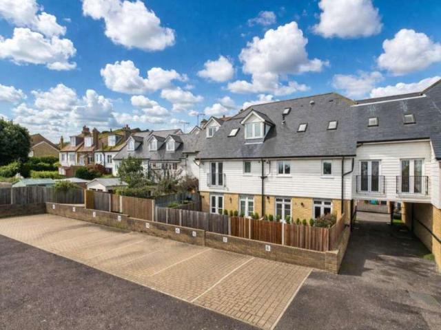 House for sale in Acol, Kent