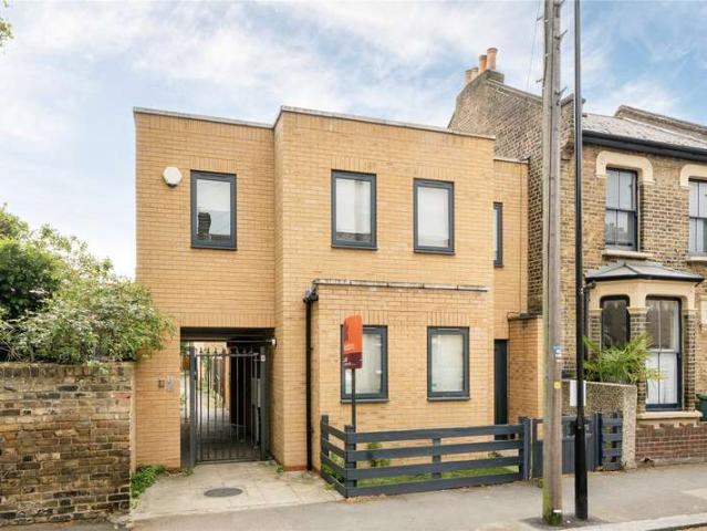 House for sale in Maryland, Greater London