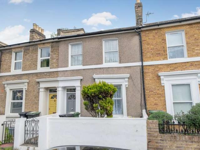 House for sale in London Borough of Lewisham, New Cross