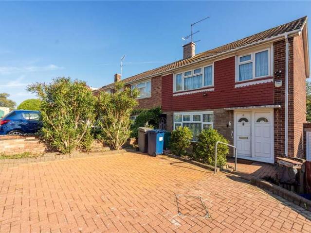 House for sale in Colney Hatch, Greater London