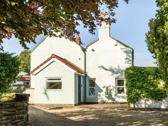 House for sale in Barrs Court, Cadbury Heath