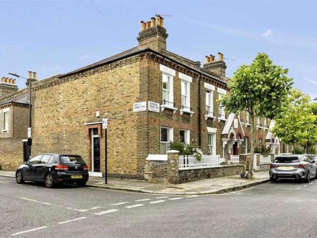 House for sale in Kensal Town, Greater London