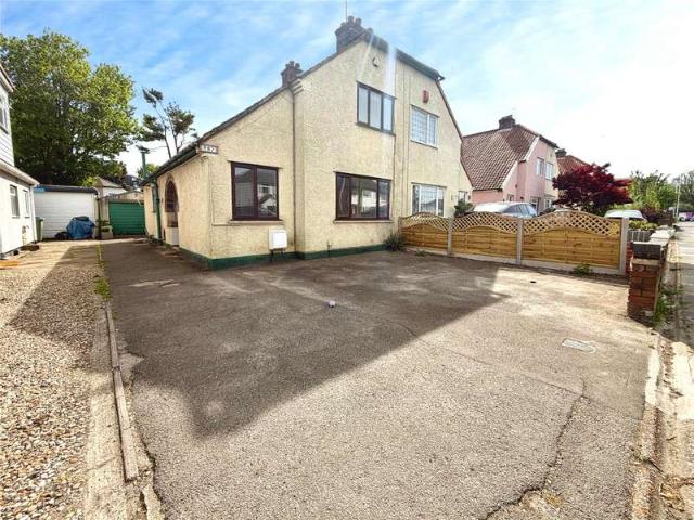 House for sale in Gould's Green, Greater London