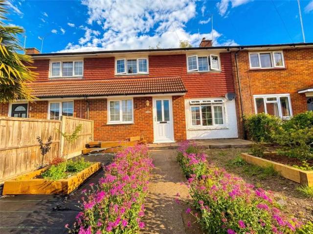 House for sale in Old Dean, Heol-las