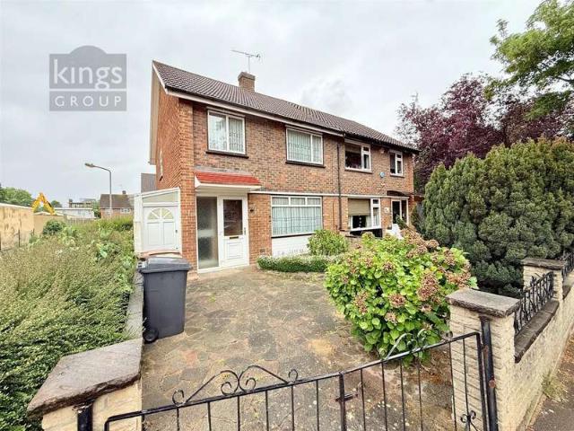 House for sale in South Chingford, Highams Park