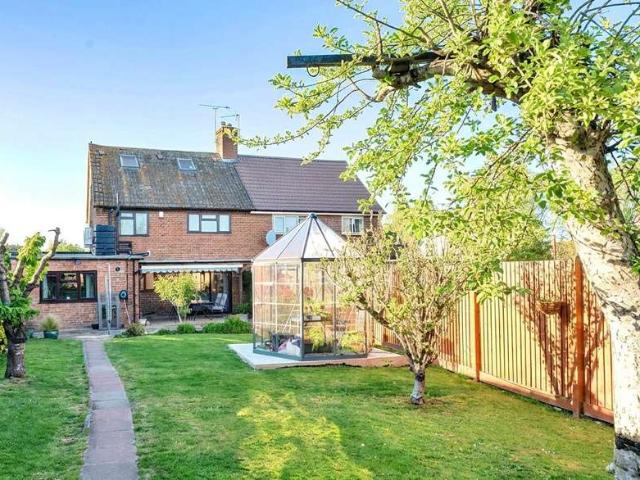 House for sale in Priors Park, Tewkesbury